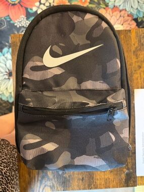 Nike Black & Gray Camo Small universal bag like new